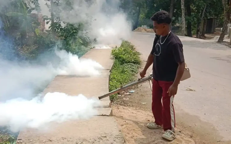 ডেঙ্গু নিয়ন্ত্রণে নগরীর বিভিন্ন এলাকায় মশক নিধন অভিযান