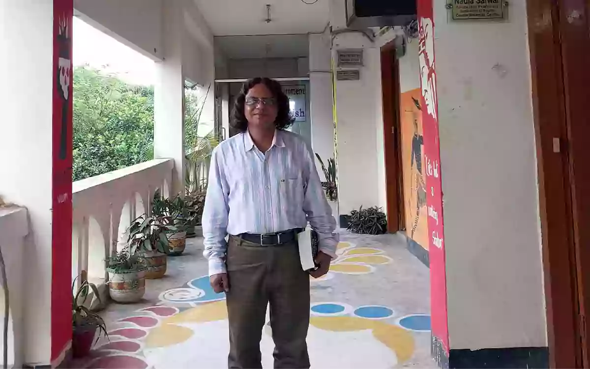 Rising Cumilla - Dr. Habibur Rahman is the new chairman of the English Department of Comilla University.