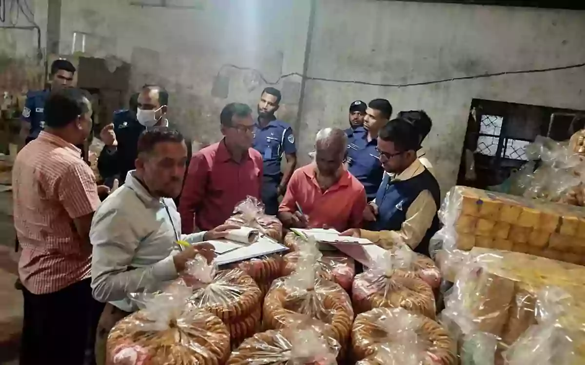 Rising Cumilla - Two companies fined Tk 80,000 in Comilla mobile court, expired products destroyed