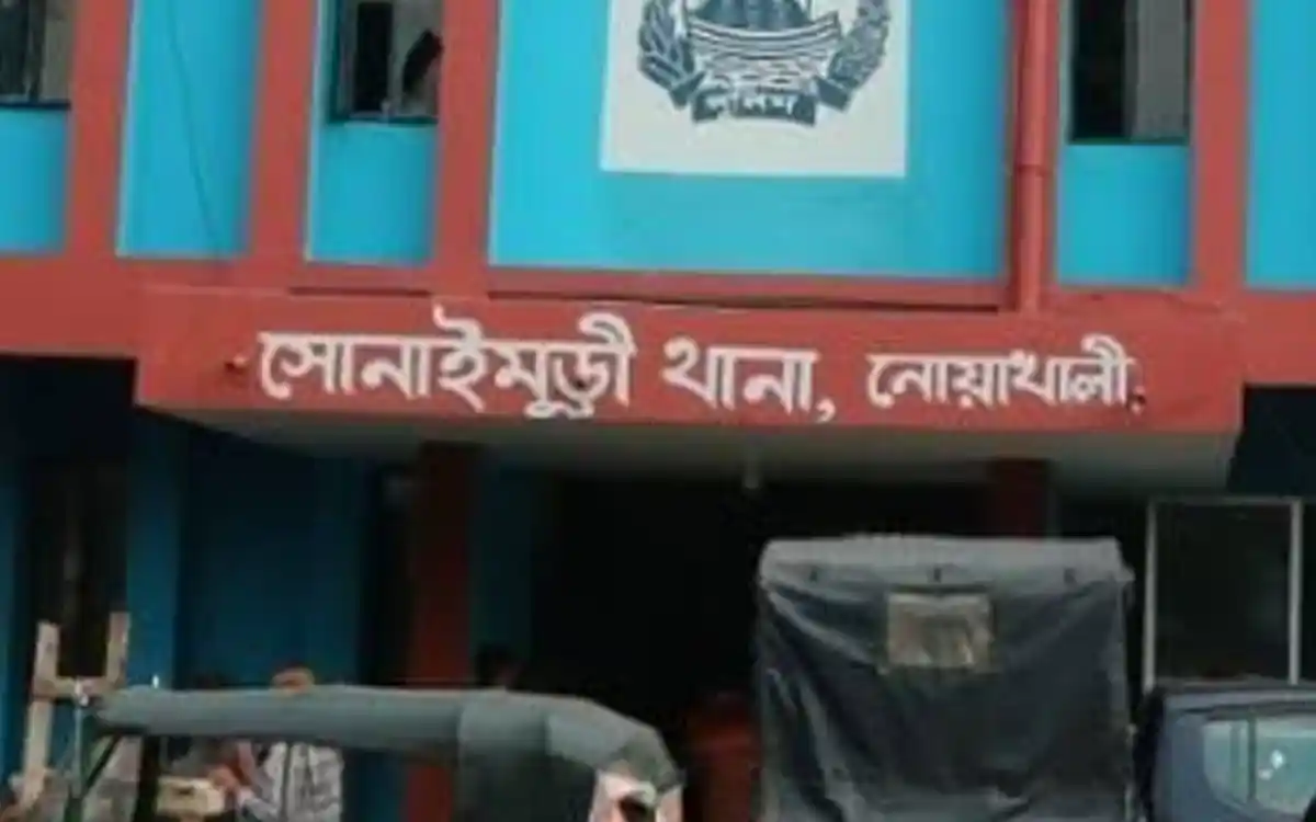 নোয়াখালীতে ধূমপান নিয়ে বিরোধ, ছাত্রলীগ নেতার গুলিতে আহত ৬