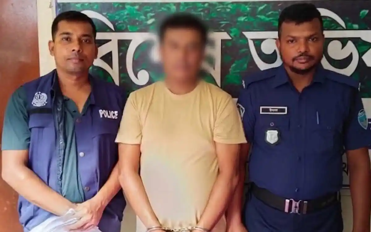 দেবিদ্বার থানা পুলিশের অভিযানে ৬ বছর ২ মাসের সাজাপ্রাপ্ত আসামি গ্রেপ্তার