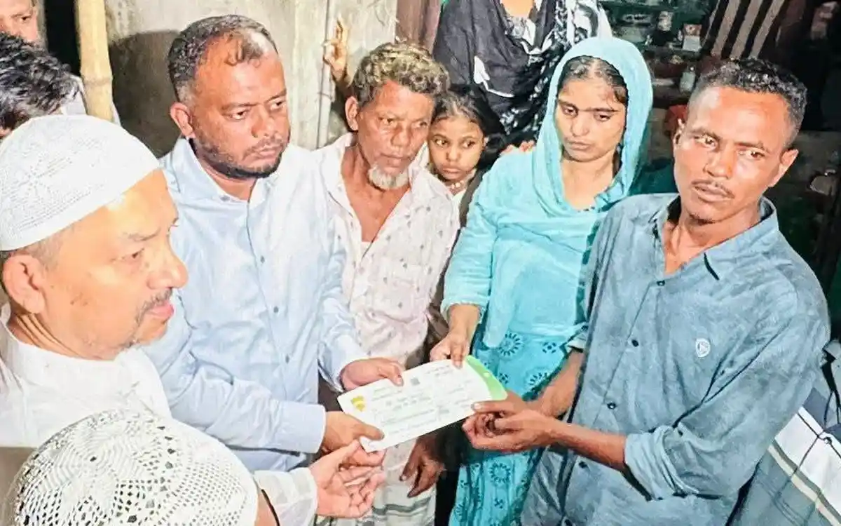 ছোটরায় ড্রেনে পড়ে শিশুমৃত্যু, শোকাহত পরিবারের পাশে কুসিক প্রশাসক ইউসুফ মোল্লা টিপু