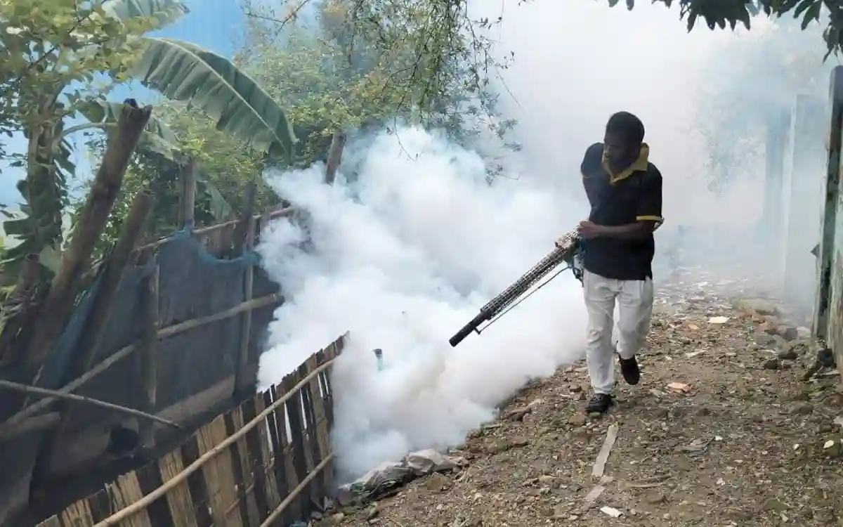 ডেঙ্গু প্রতিরোধে কুমিল্লা নগরীর বিভিন্ন এলাকায় মশক নিধন কার্যক্রম