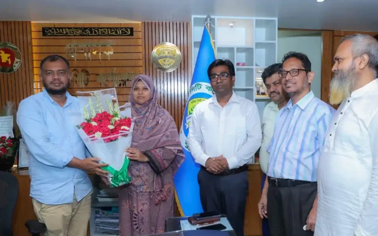 কুমিল্লা সিটি কর্পোরেশনে যোগ দিলেন নতুন এক্সিকিউটিভ ম্যাজিস্ট্রেট নাজিয়া হোসেন