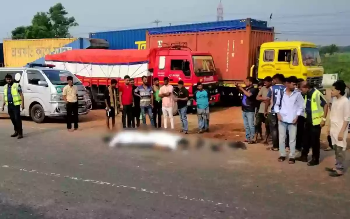 Rising Cumilla - 2 sources Killed After Motorcycle Hits Park Bus in Comilla
