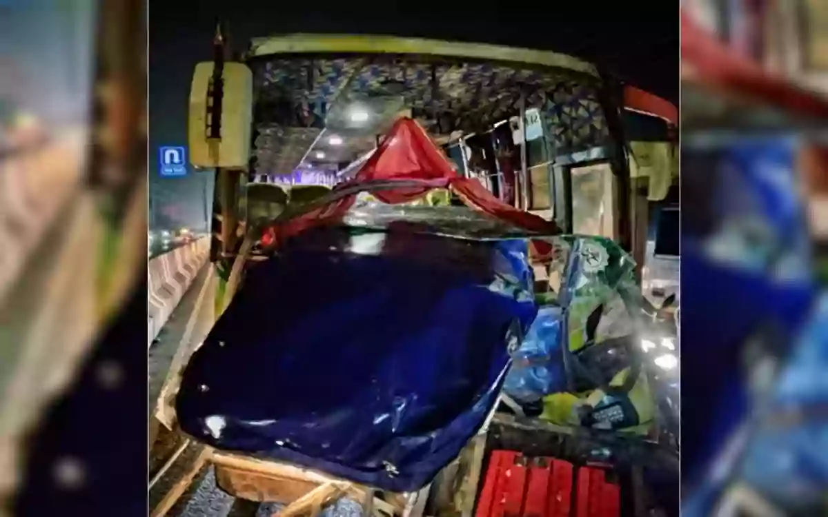 Rising Cumilla - 3 autorickshaw passengers killed in bus crash in Comilla's Sadar South