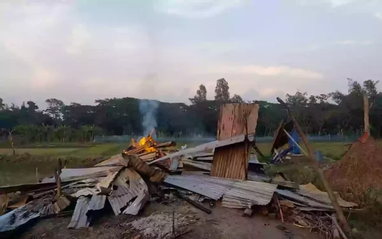 Rising Cumilla -Allegations of attack, vandalism and arson on sharecropper's house in Noakhali, 6 injured including pregnant woman