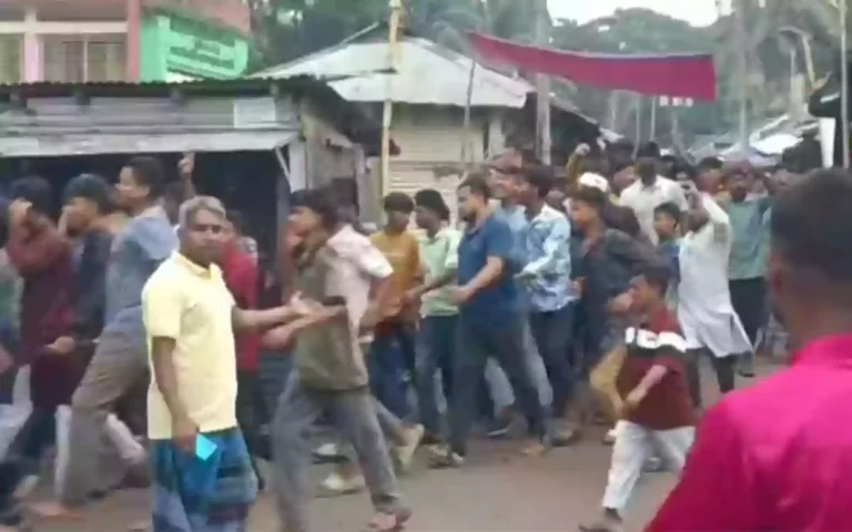 নোয়াখালীতে নিষিদ্ধ ছাত্রলীগের বিক্ষোভ