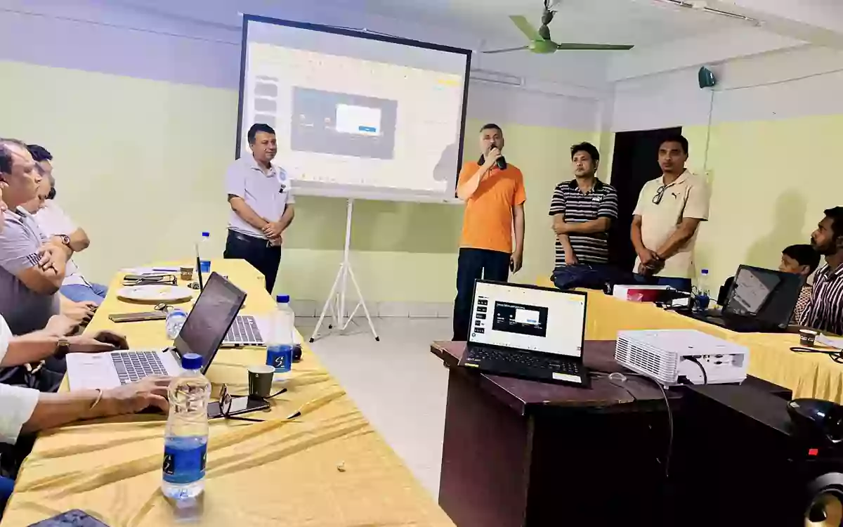 Rising Cumilla - Manabik Comilla provides hands-on training on the use of AI technology