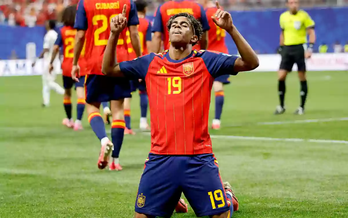 Rising Cumilla - Spain cruises to a 4-0 win over Saudi Arabia
