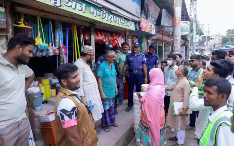 কুমিল্লা নগরীতে ফের উচ্ছেদ অভিযান, অবৈধ দখল অপসারণ ও ৫ জনকে জরিমানা