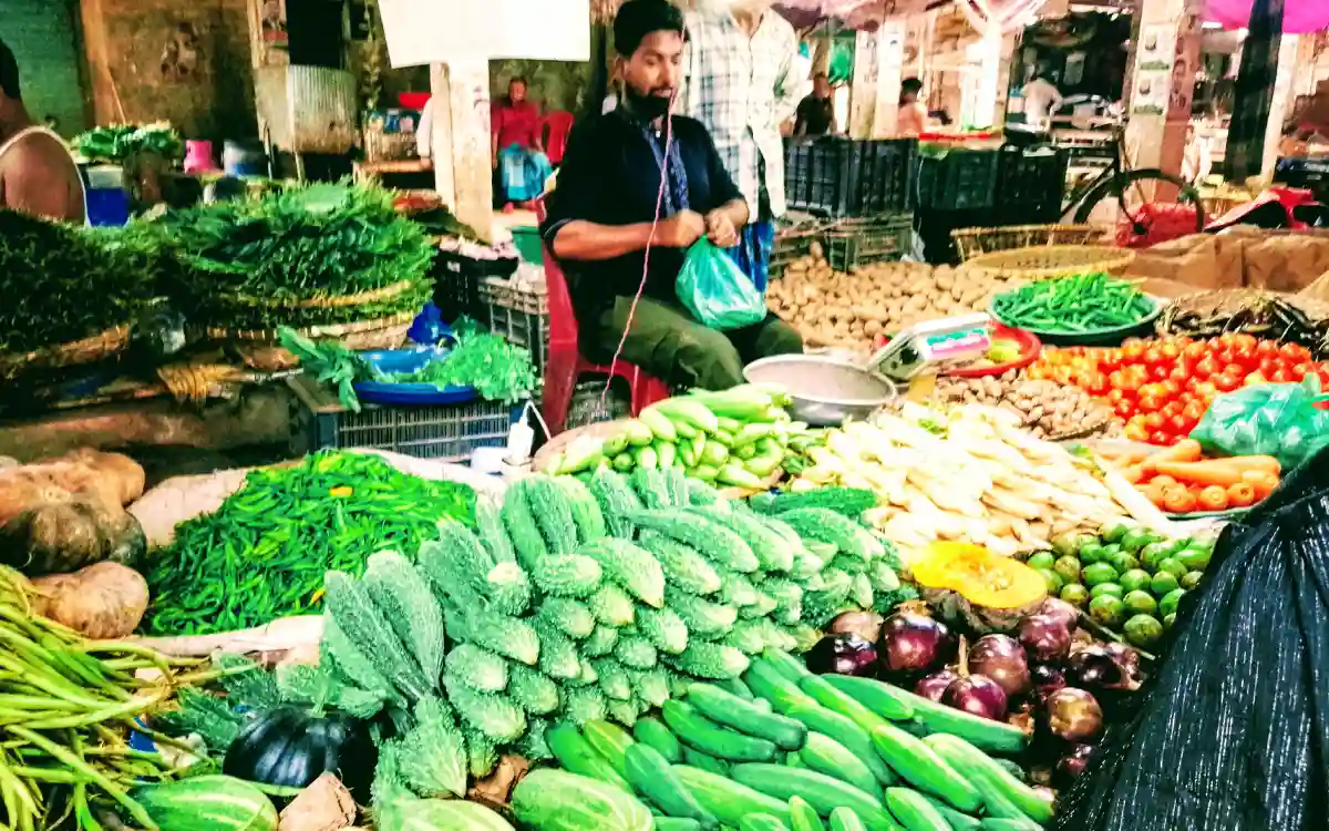 চান্দিনায় কাঁচামালের বাজারে আগুন: সাধারণ মানুষ ভোগান্তিতে
