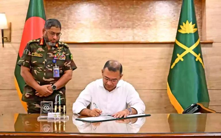 আধুনিক ও প্রযুক্তিনির্ভর সেনাবাহিনী গড়তে সরকার বদ্ধপরিকর : প্রধানমন্ত্রী