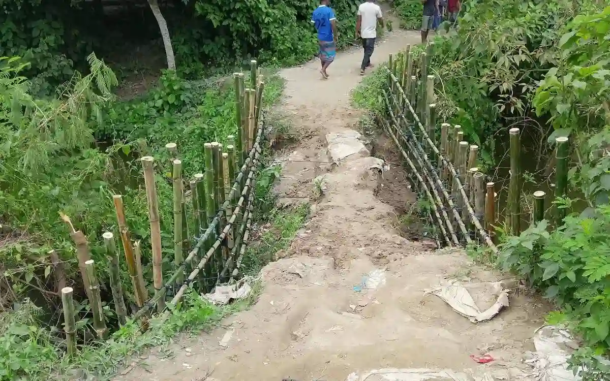 নবীনগরে নিজ অর্থায়নে সড়ক সংস্কার করে আলোচনায় ইতালি প্রবাসী