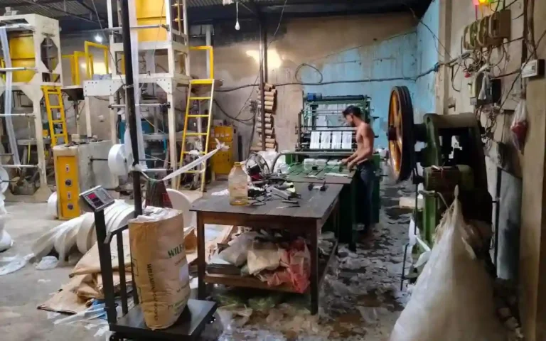 নোয়াখালীতে পলিথিন কারখানায় অভিযান, ৫০ হাজার টাকা জরিমানা