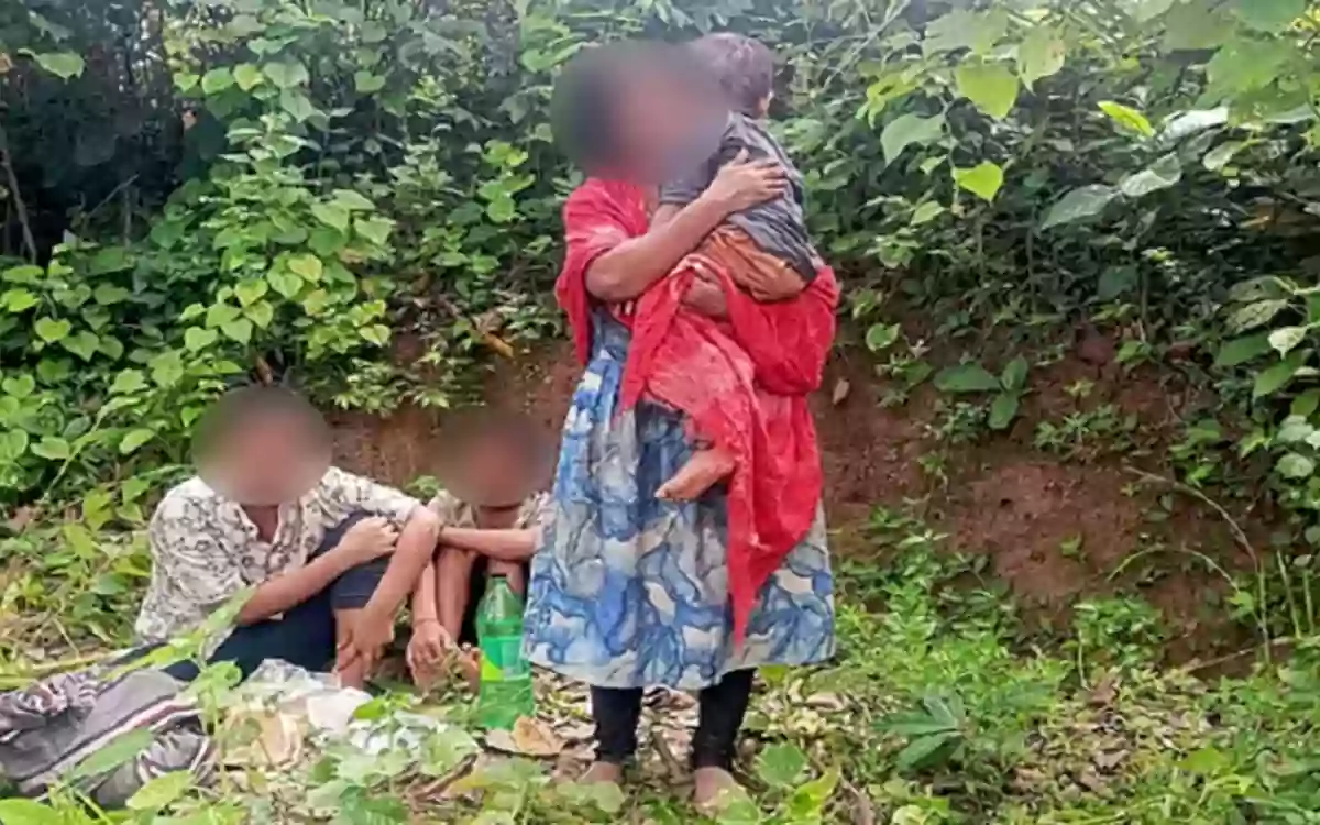 Rising Cumilla -Attempt to push back 4 people, including women and children, at the Comilla-Brahmanpara border.