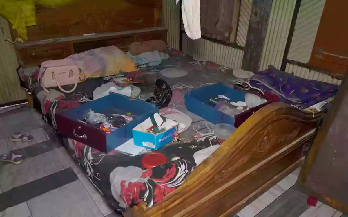 Rising Cumilla -Gold ornaments and valuables worth lakhs of taka looted from the locked home of a Singapore expatriate in Chandina, Cumilla.
