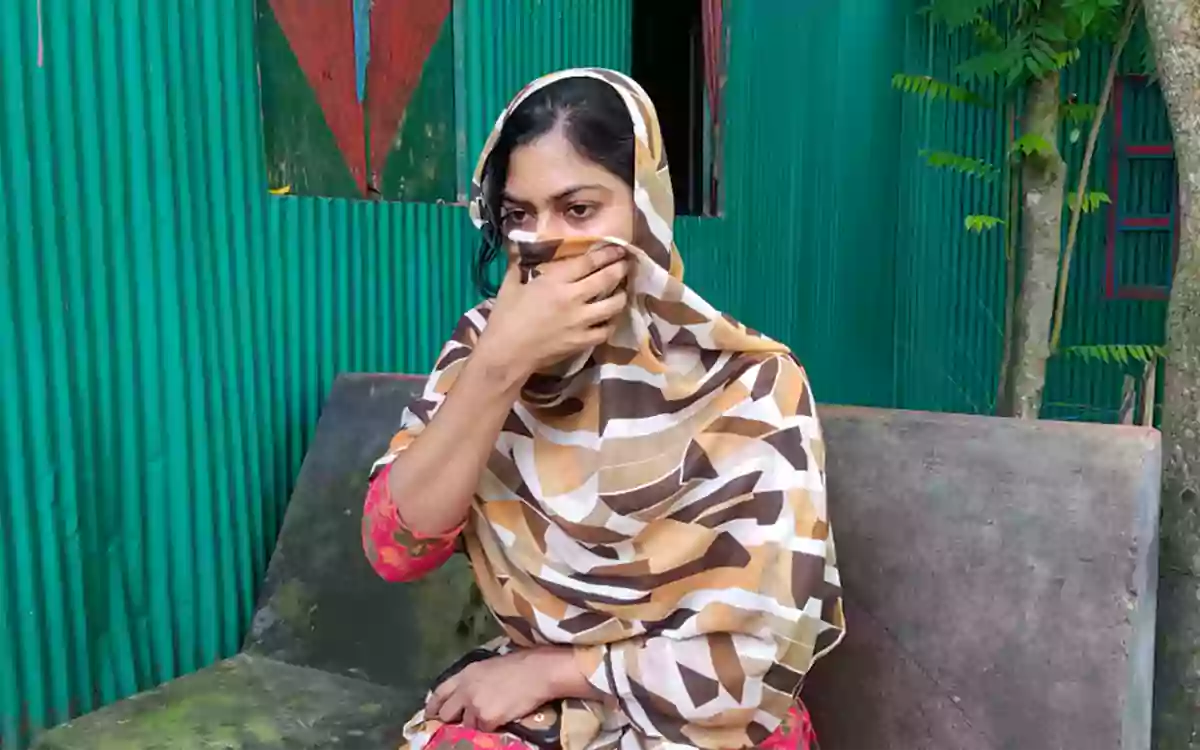 'বিয়ে না হলে এখানেই মৃত্যু'—কুমিল্লার ব্রাহ্মণপাড়ায় প্রেমিকের বাড়িতে তরুণীর অনশন