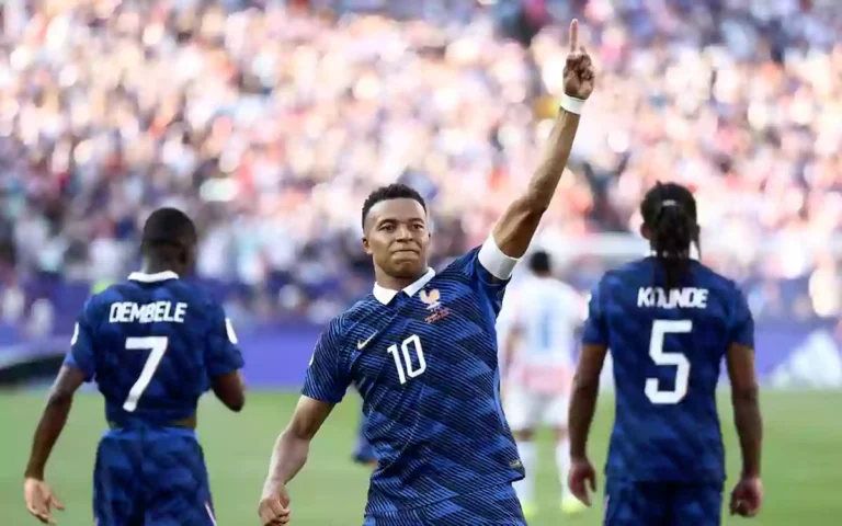 RisingCumilla - France reach quarter-finals with Mbappé's lone goal; Paraguay eliminated.
