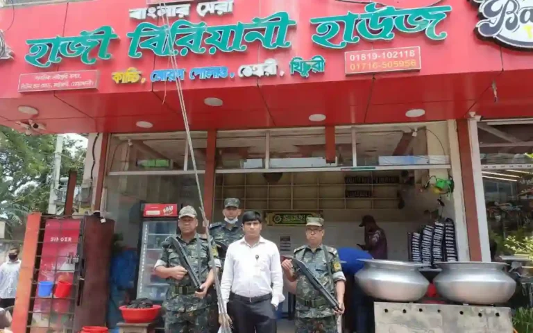 নোয়াখালীতে বাসি খাবার বিক্রির অভিযোগে দুই বিরিয়ানি হাউজে জরিমানা