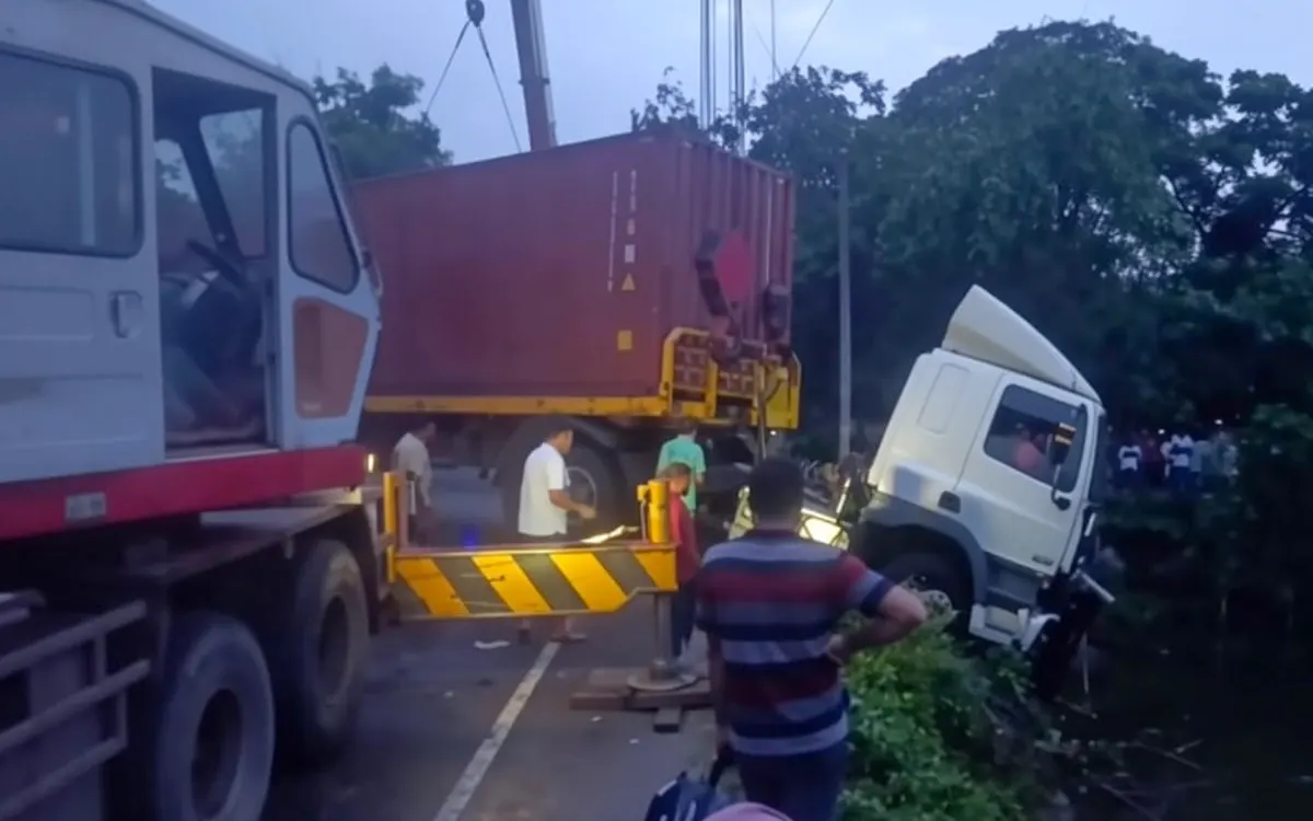 কুমিল্লার চান্দিনায় লরির ধাক্কায় অটোরিকশার চালকসহ নিহত ২, আহত ১