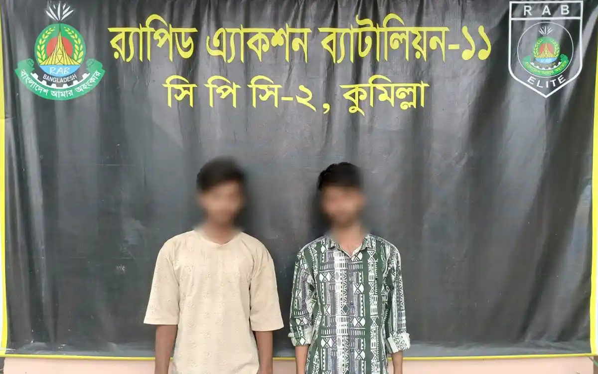 কুমিল্লায় ১০০ কেজি গাঁজাসহ দুই যুবক গ্রেপ্তার, নোহা গাড়ি জব্দ