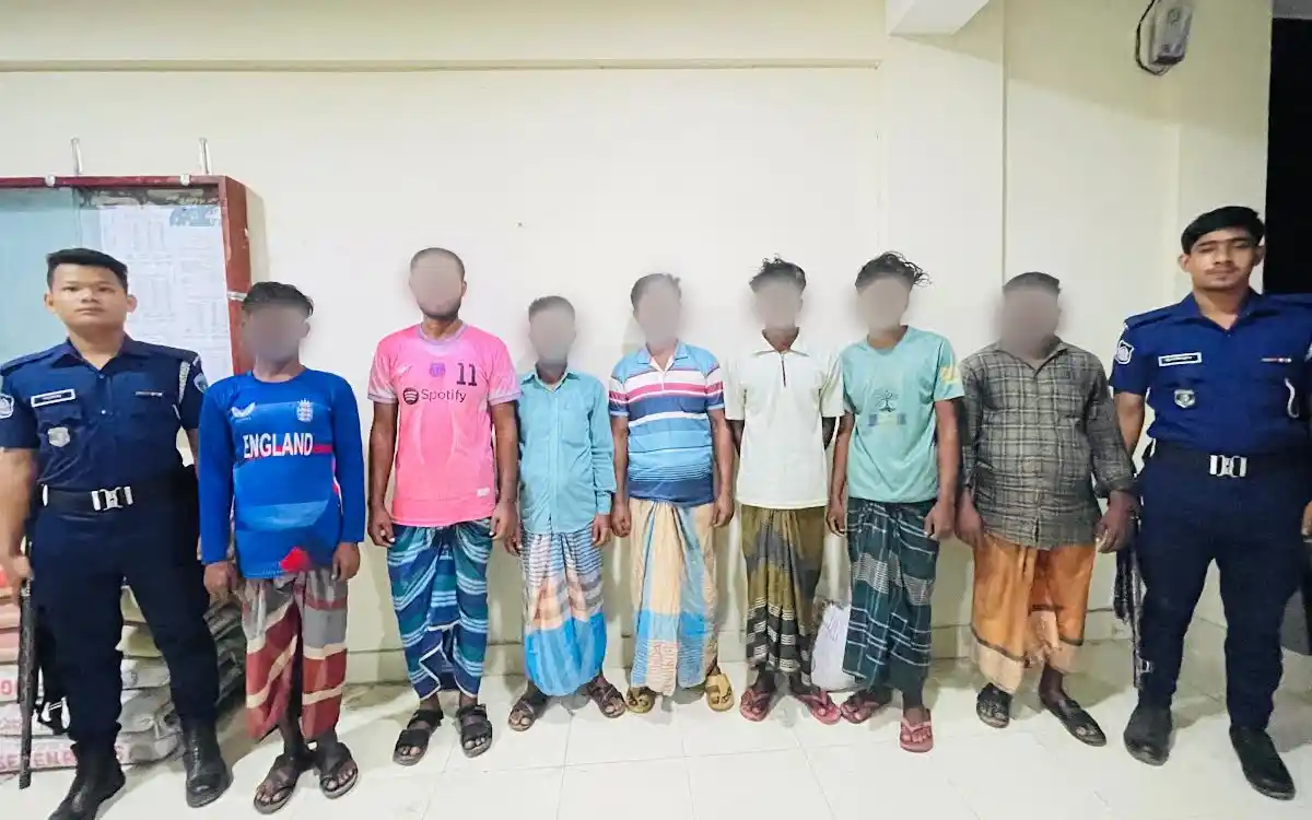 সরাইলে মেঘনা নদী থেকে বালু উত্তোলন, ইউএনও'র অভিযানে ৭ জনের কারাদণ্ড