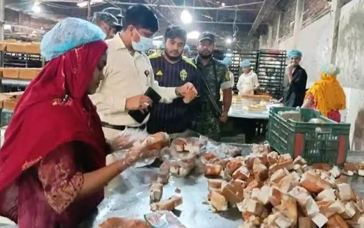 কেক তৈরিতে পচা ডিম,বেকারিকে ৪০ হাজার টাকা জরিমানা