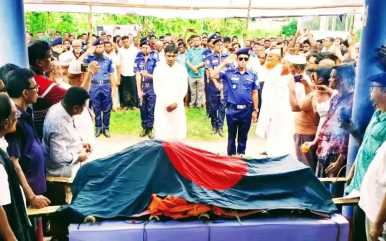 রাষ্ট্রীয় মর্যাদায় বীর মুক্তিযোদ্ধা তপন বক্সীর অন্ত্যেষ্টিক্রিয়া সম্পন্ন