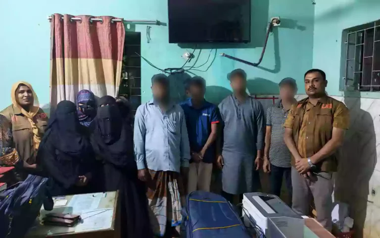Rising Cumilla - DB raids two hotels in Noakhali, 8 arrested.
