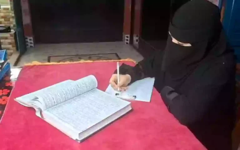 Rising Cumilla - Madrasa student hand-writes the entire Quran in eight months in Cumilla.