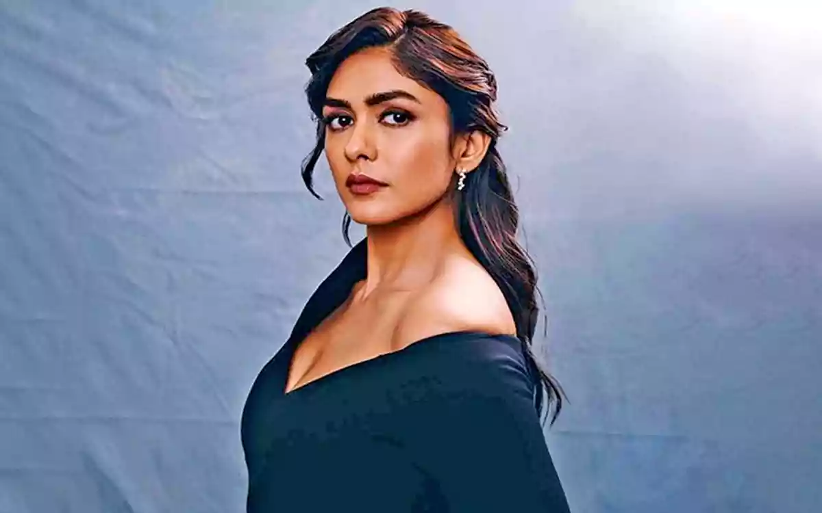 Rising Cumilla - Mrunal Thakur
