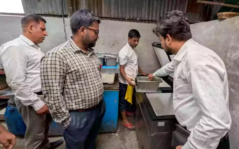 Rising Cumilla - Raids conducted on two restaurants on the Dhaka-Chattogram Highway in Cumilla, Tk 70,000 in fines imposed.