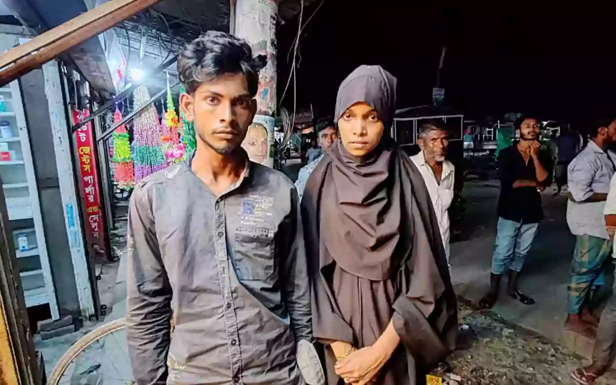 Rising Cumilla - Rohingya teenagers detained by locals while visiting Noakhali.