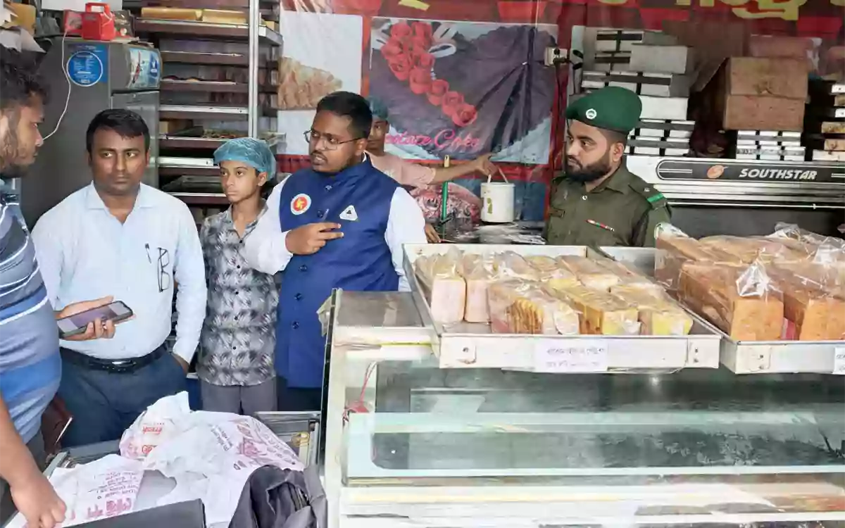 Rising Cumilla -Two bakeries fined Tk 25,000 each in Chandpur.