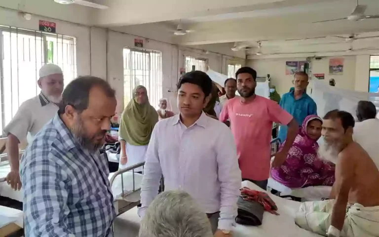 Rising Cumilla - cumilla Civil Surgeon makes surprise visit