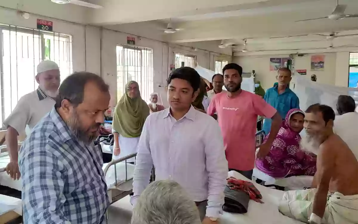 Rising Cumilla - cumilla Civil Surgeon makes surprise visit