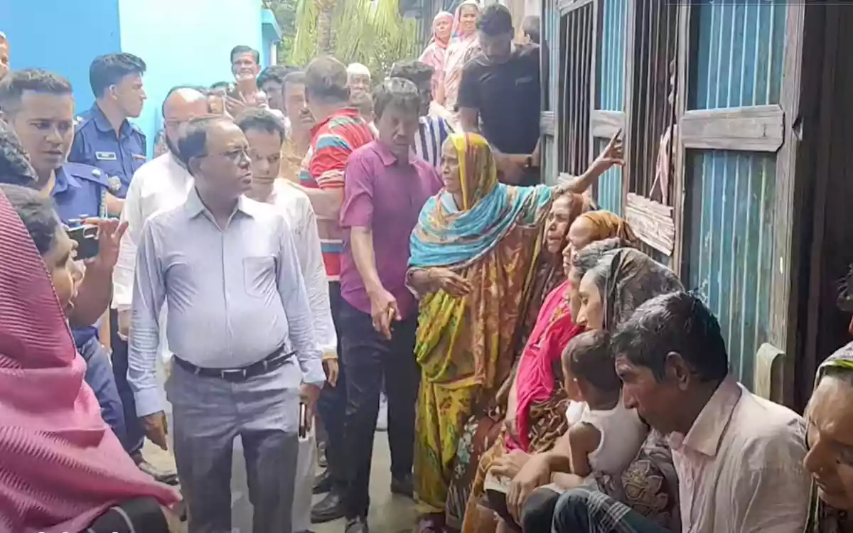 RisingCumilla - MP visits area affected by clashes in Titas