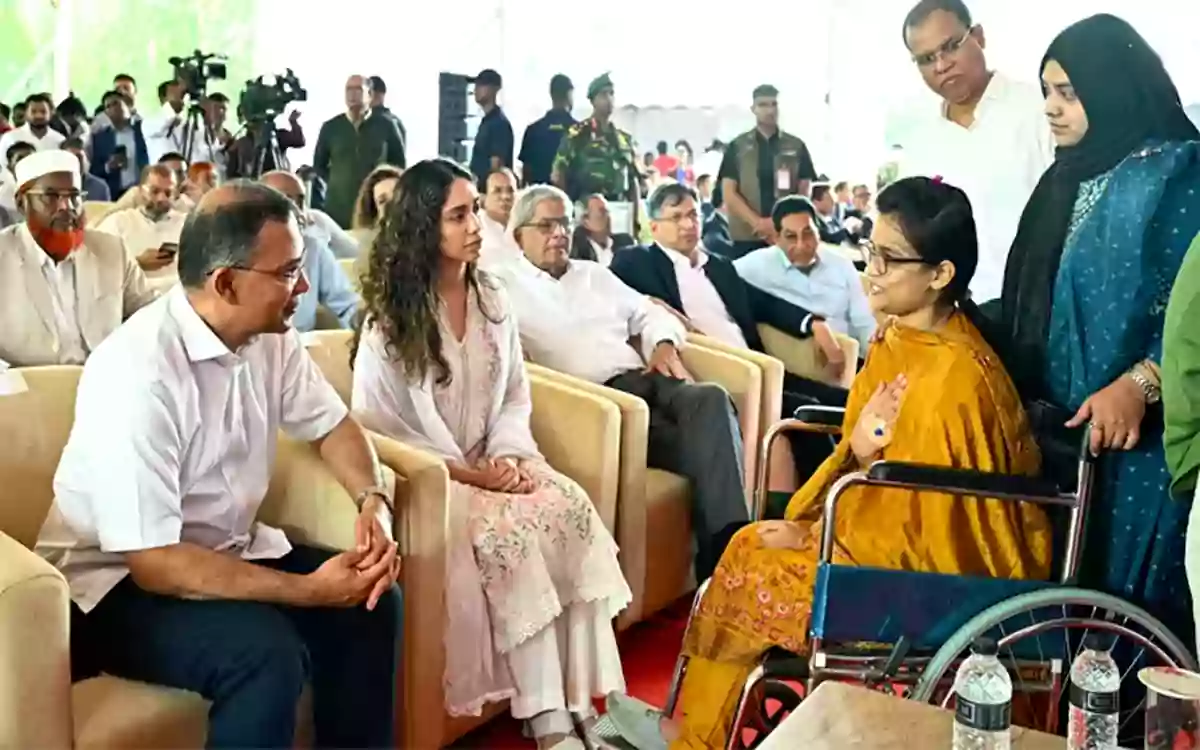 RisingCumilla - Prime Minister inquires about Mitu, a fighter injured in the July mass uprising.