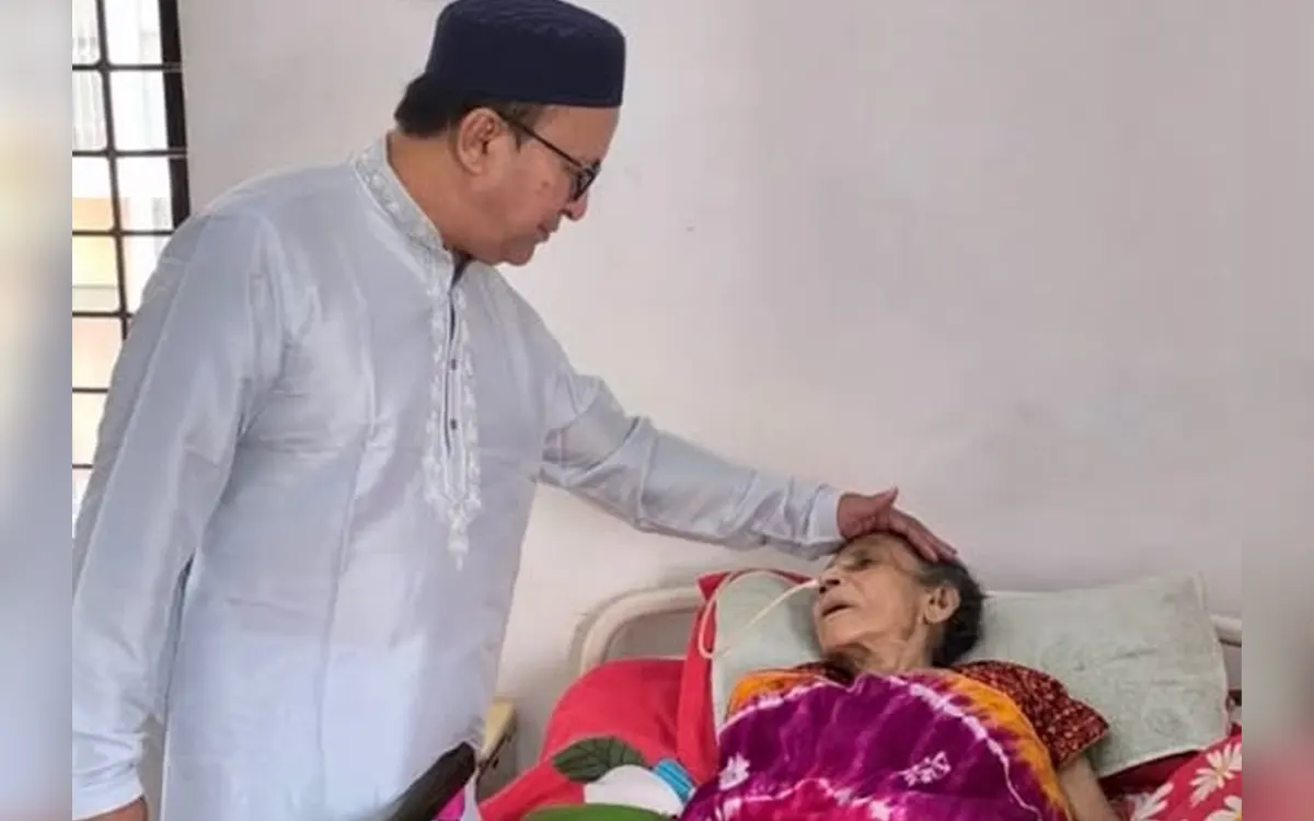 ‘সেই হাত আজও আমায় চেনে’ মায়ের জন্য দোয়া চেয়ে আবেগঘন পোস্ট হাজী জসিম উদ্দিন এমপির
