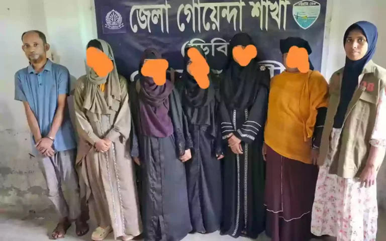 Rising Cumilla - 18 men and women arrested from two residential hotels in Noakhali.