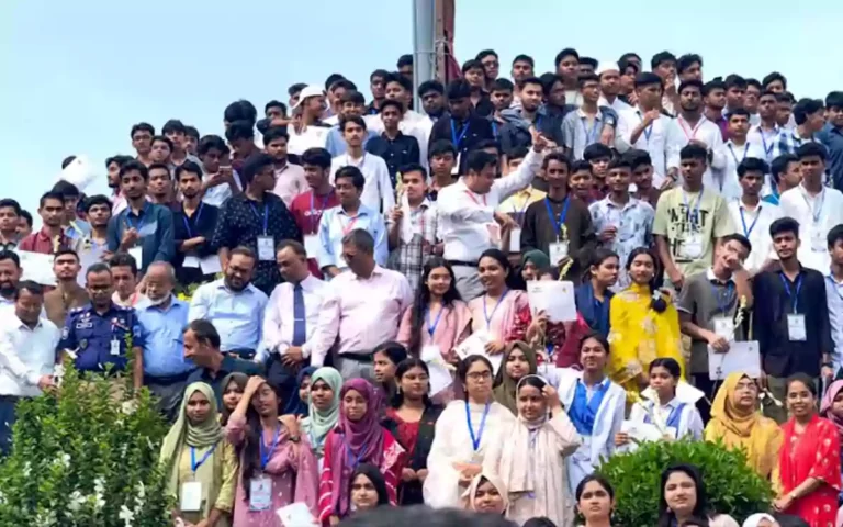 Rising Cumilla - 571 meritorious students felicitated in Chandpur