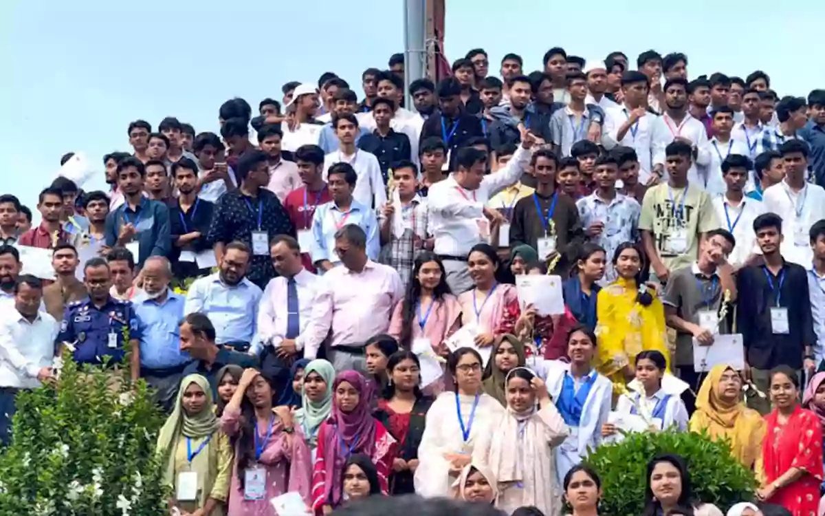 Rising Cumilla - 571 meritorious students felicitated in Chandpur