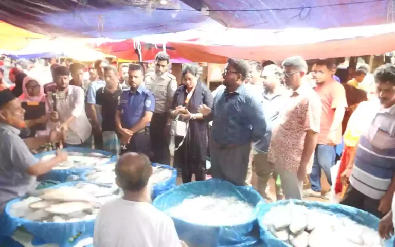 Rising Cumilla -Consumer Rights Directorate raids Rajganj Market in Cumilla.