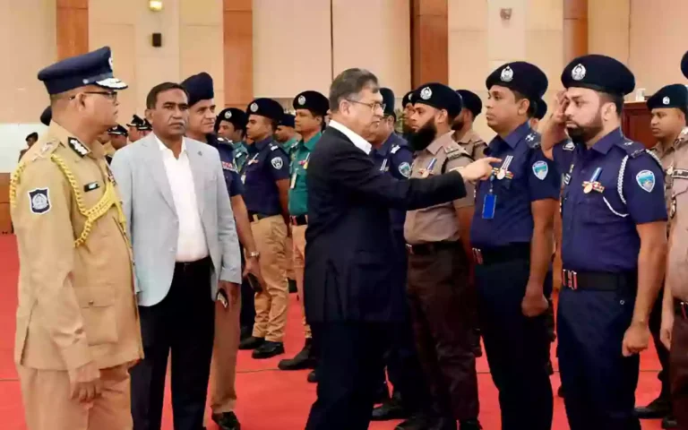 Rising Cumilla - DB Sub-Inspector Arnab Barua receives BPM medal for bravery in Cumilla.