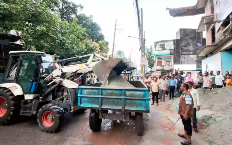 Rising Cumilla - Eviction drive in Comilla city to clear roads and footpaths of encroachments.