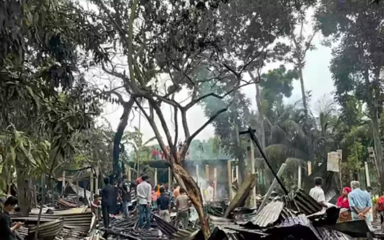 Rising Cumilla - Homes of 11 families reduced to ashes in Lakshmipur fire, losses estimated at over Tk 1 crore.