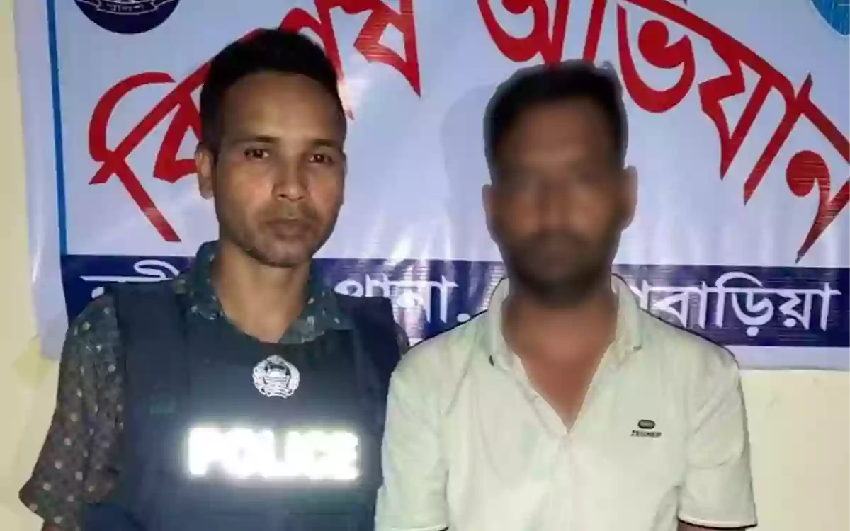 Rising Cumilla -One arrested red-handed with Yaba at Nabinagar Bazar.