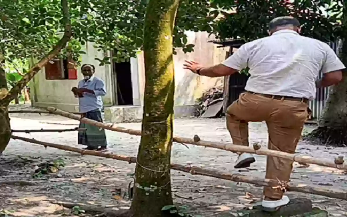 Rising Cumilla - Allegation of confining a family by blocking the access route in Chandina.