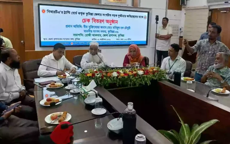 Rising Cumilla - Families of 27 people killed or injured in a road accident in Cumilla received financial assistance totaling Tk 1.21 crore.